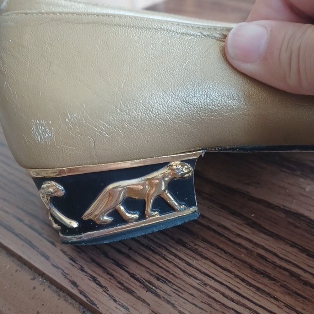 Coup D'etat Gold Lioness Heel Pump 6B